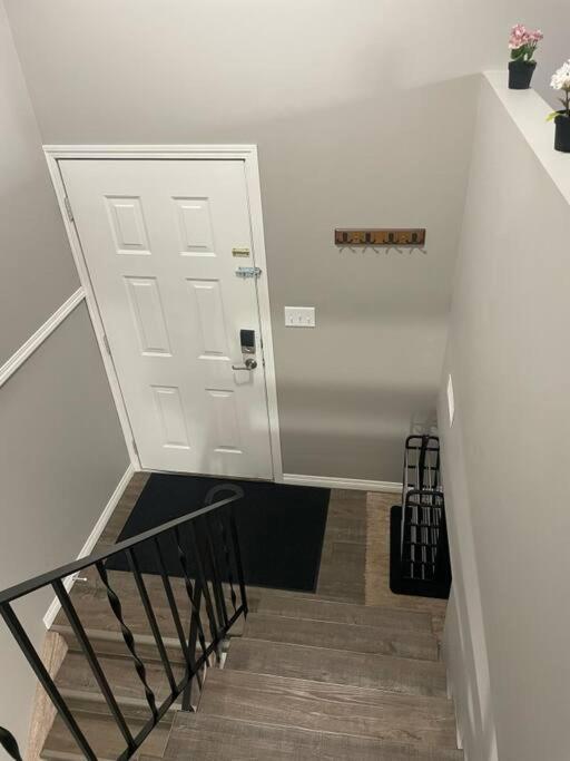 Wonderful 2-Bedroom Apartment Camrose Extérieur photo